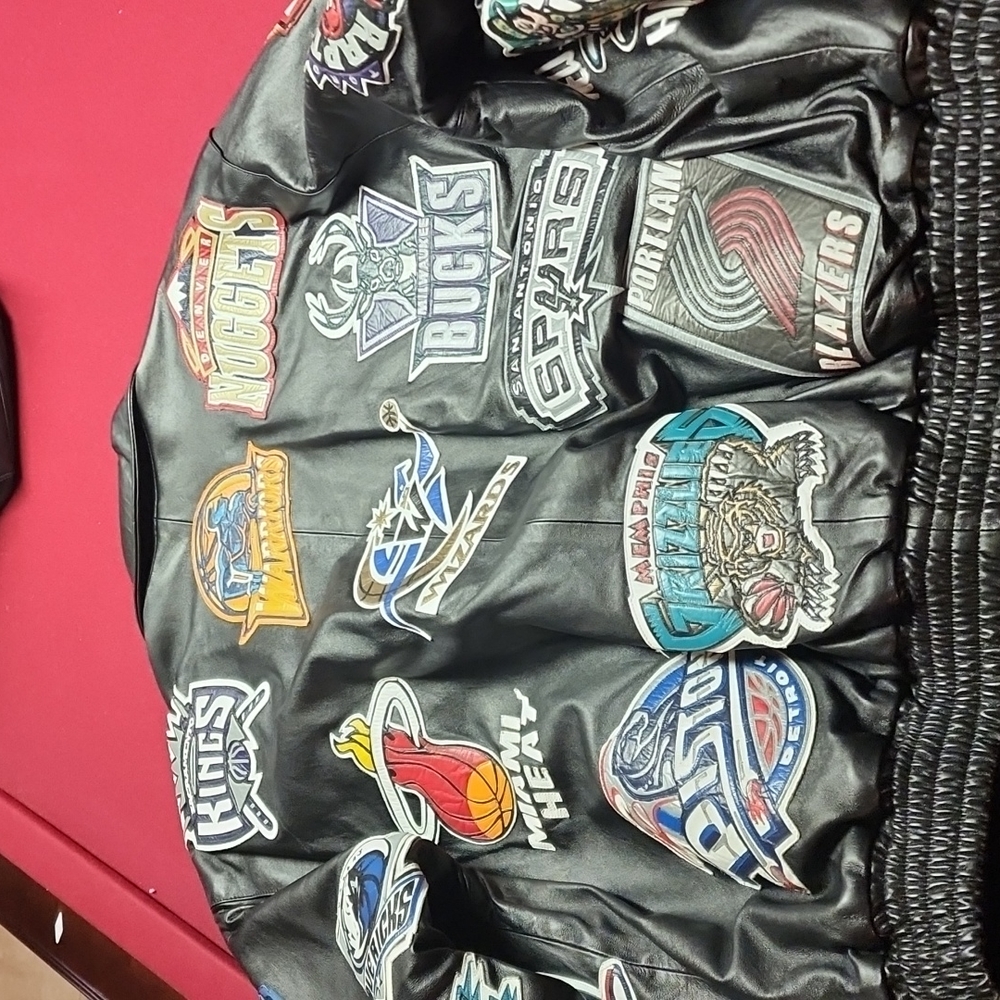Leather jacket - Picture 8 of 8
